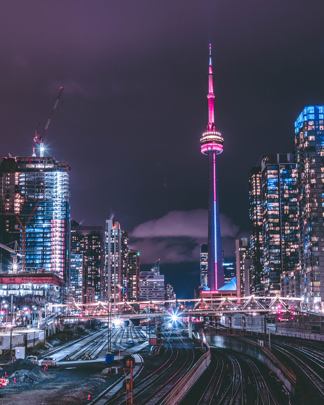 cn tower at night